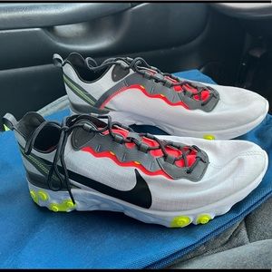 Mens Nike Reacts